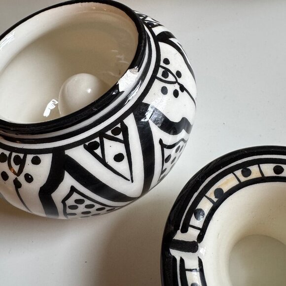 Decorative Ash Tray or Nut Shell Holder - Picture 3 of 3